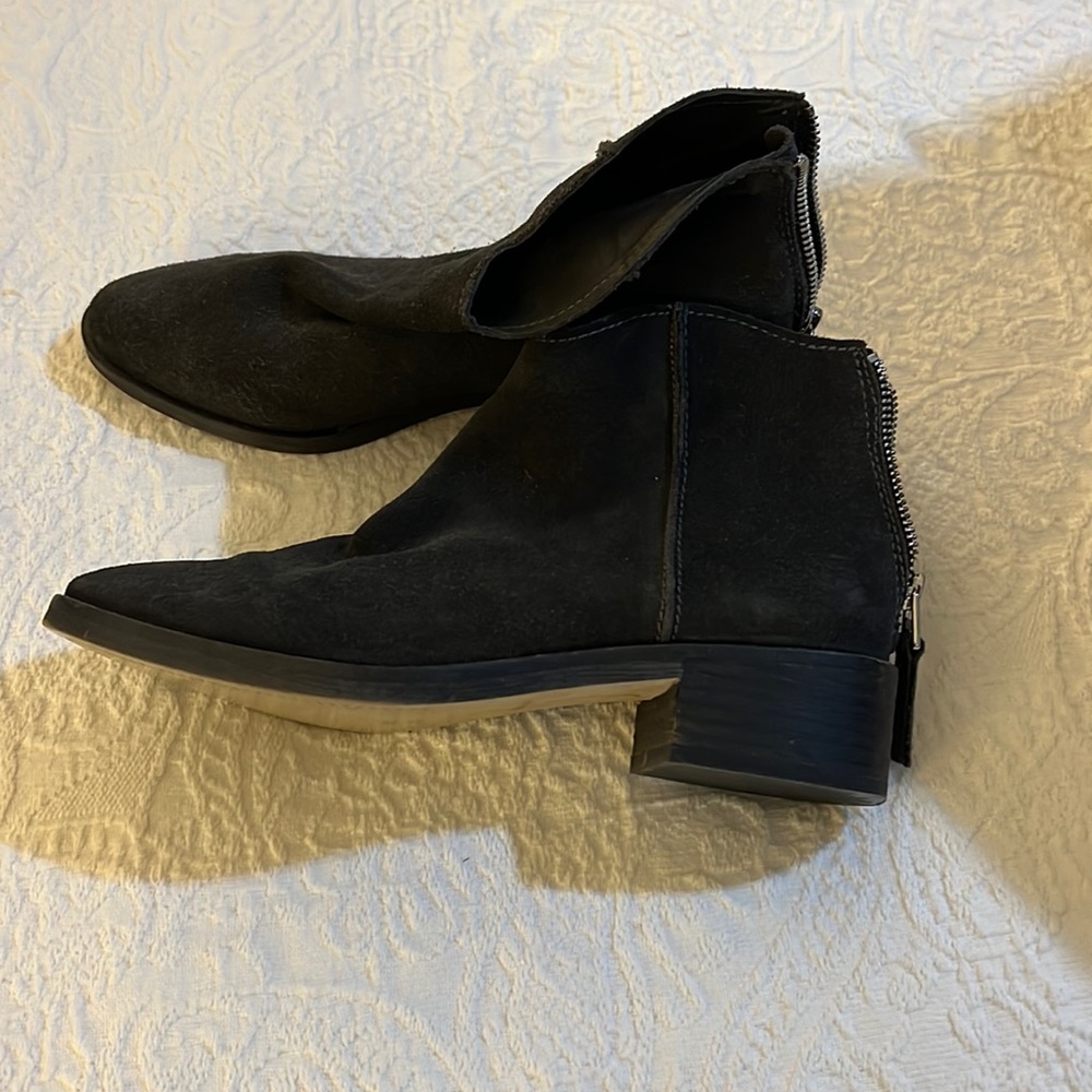Dolce vita dark gray suede boot